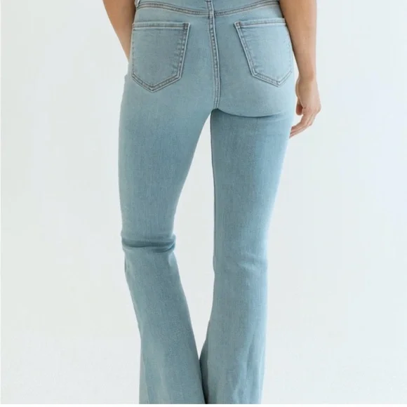 Women's Light Blue Flare Jeans CJLA Austin - Picture 2 of 3